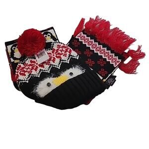 Hooked Up Knit Hat and Scarf Set, Penguin, NWT